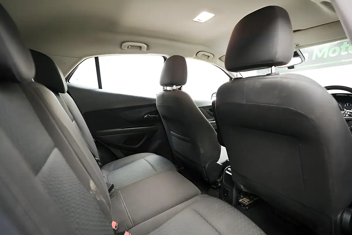 Used 2018 Vauxhall Mokka X Design Nav Red - Interior and Exterior details 12