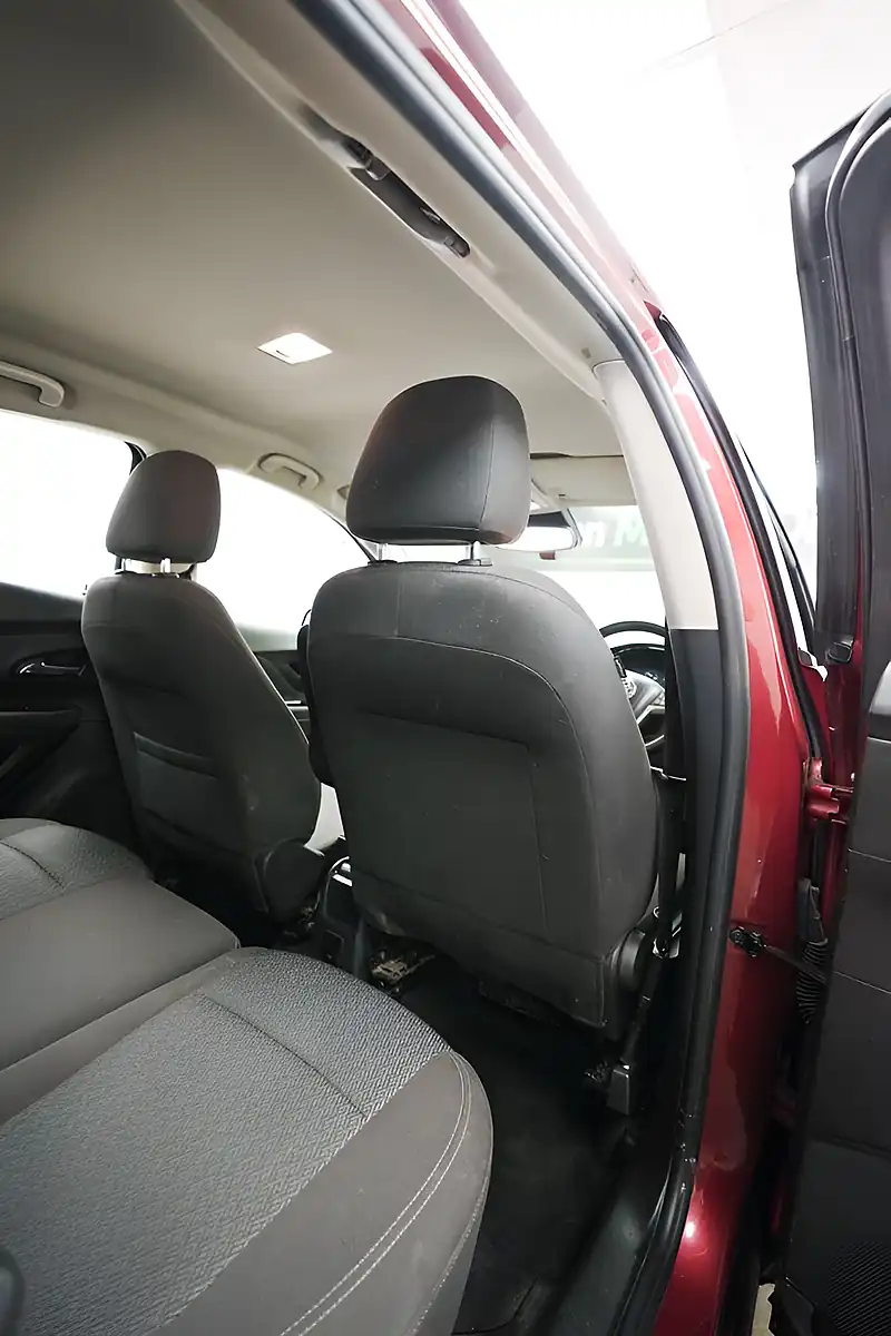 Used 2018 Vauxhall Mokka X Design Nav Red - Interior and Exterior details 13