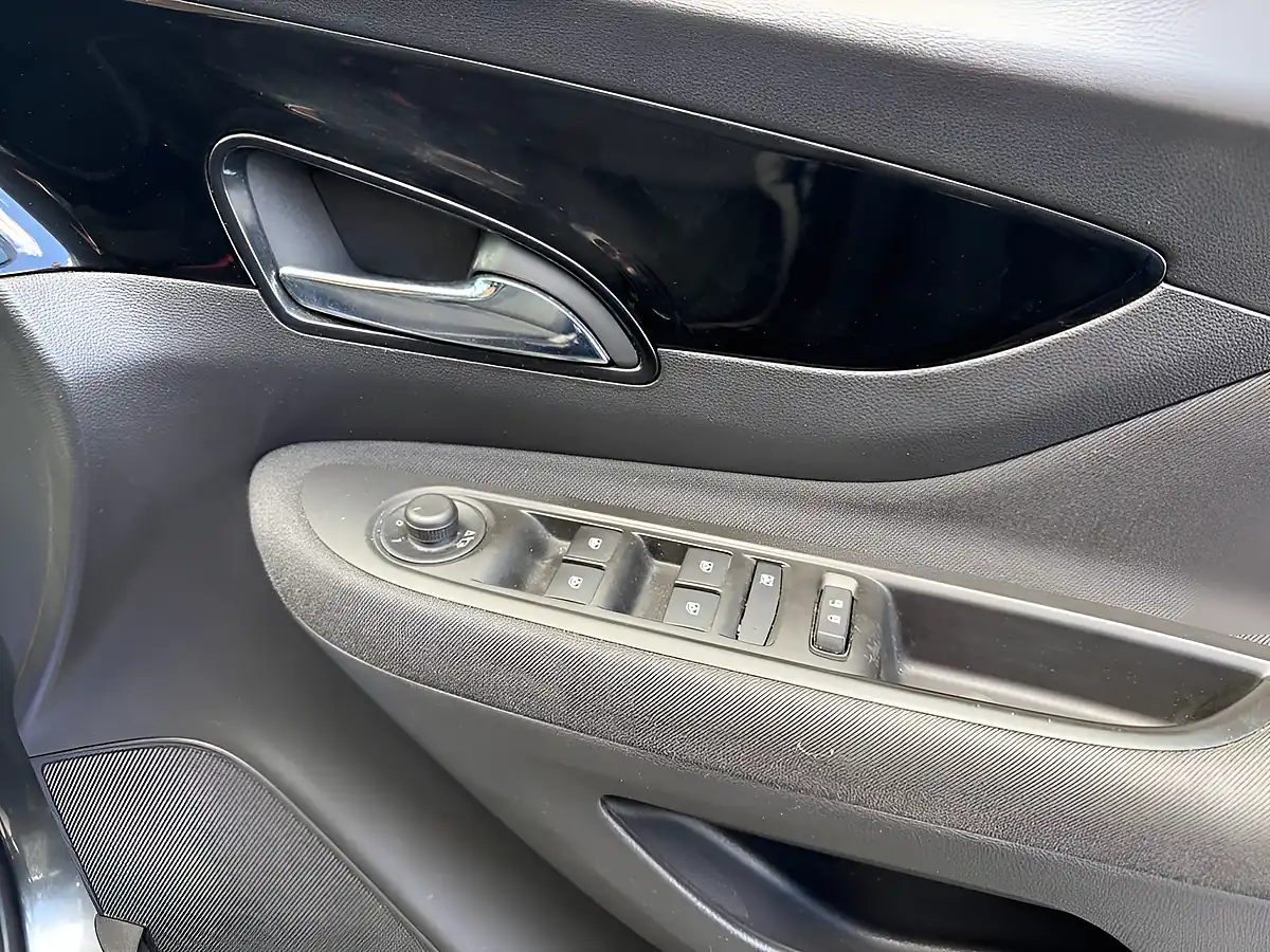Used 2018 Vauxhall Mokka X Design Nav Satin Steel Grey - Interior and Exterior details 9