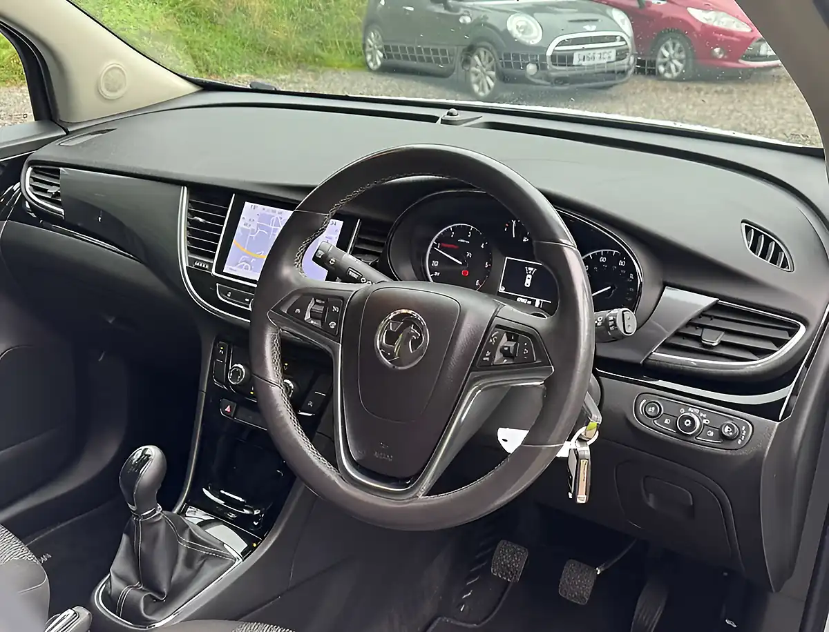 Used 2018 Vauxhall Mokka X Design Nav Summit White - Interior and Exterior details 10