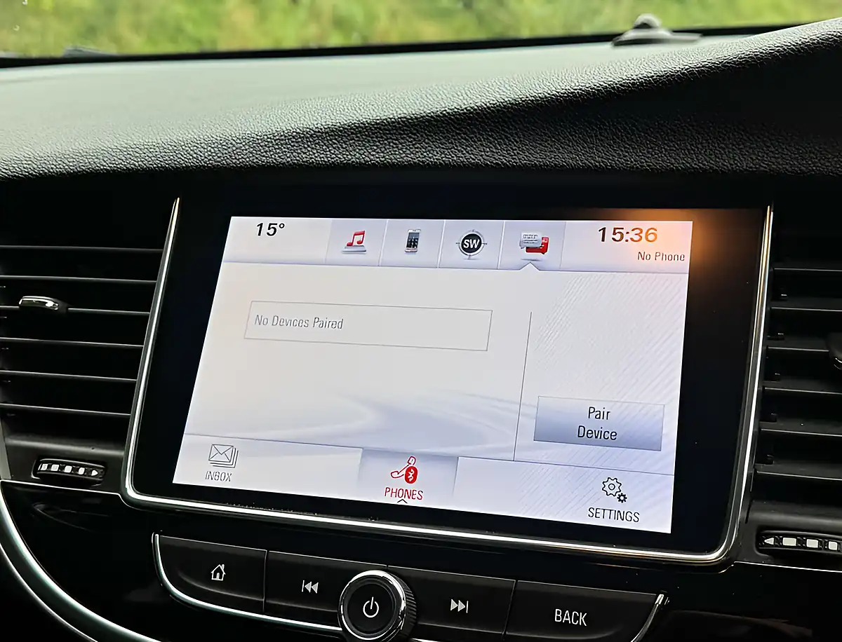 Used 2018 Vauxhall Mokka X Design Nav Summit White - Interior and Exterior details 14