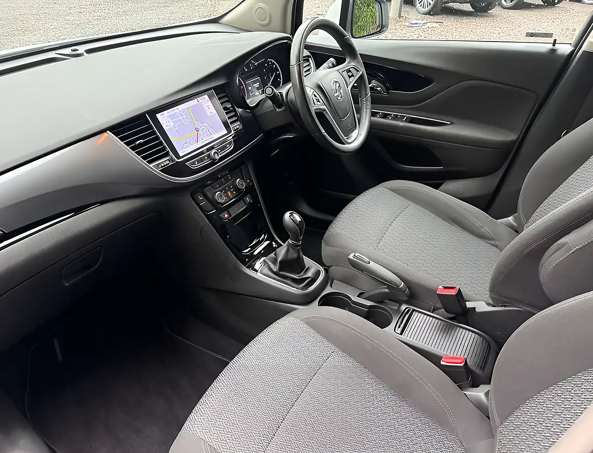 Used 2018 Vauxhall Mokka X Design Nav Summit White - Interior and Exterior details 16