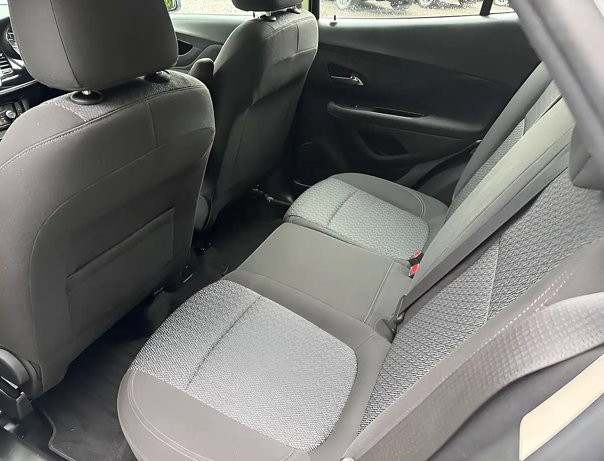 Used 2018 Vauxhall Mokka X Design Nav Summit White - Interior and Exterior details 18