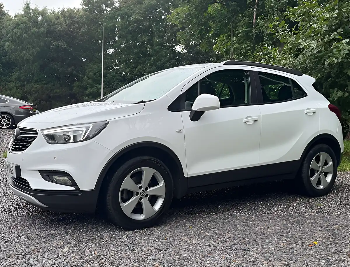 Used 2018 Vauxhall Mokka X Design Nav Summit White - Interior and Exterior details 7