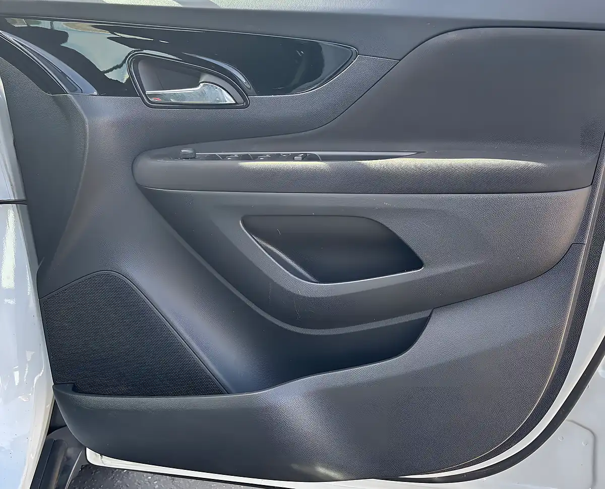 Used 2018 Vauxhall Mokka X Design Nav White - Interior and Exterior details 18