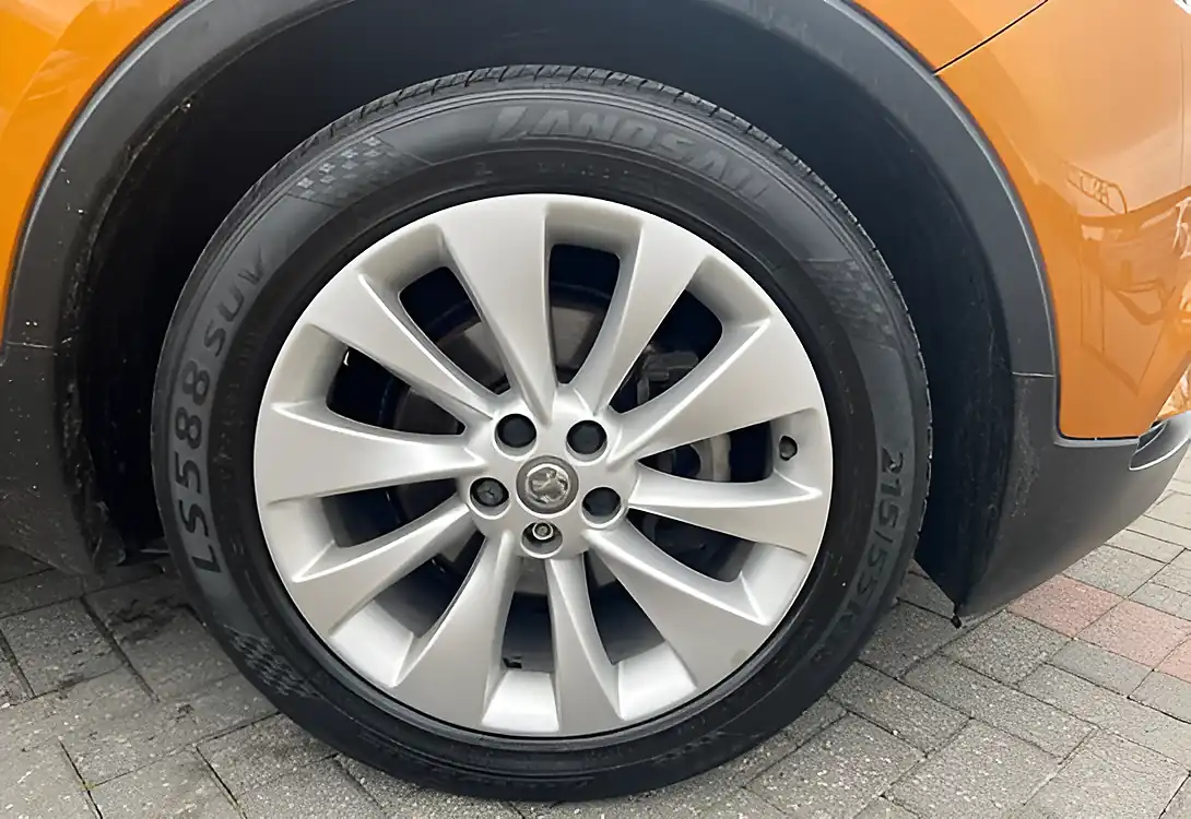 Used 2018 Vauxhall Mokka X Elite Amber Orange - Interior and Exterior details 18