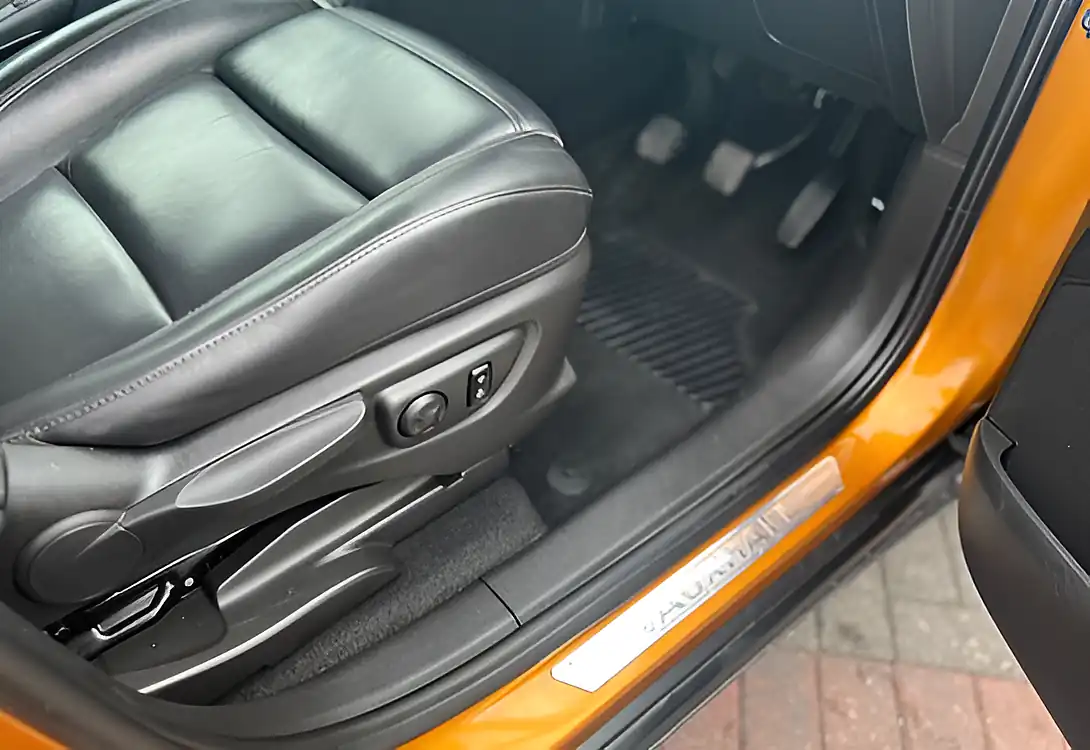 Used 2018 Vauxhall Mokka X Elite Amber Orange - Interior and Exterior details 19