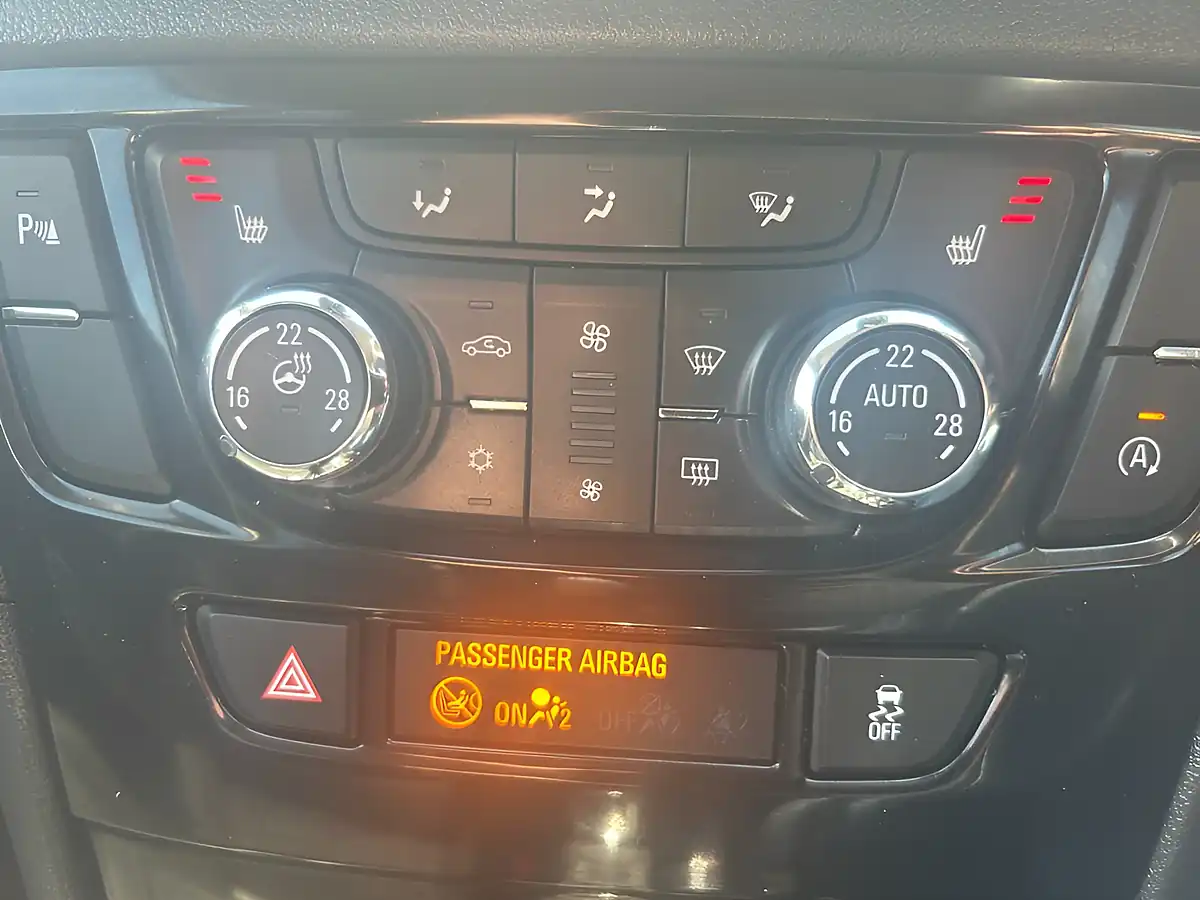 Used 2018 Vauxhall Mokka X Elite Black - Interior and Exterior details 8