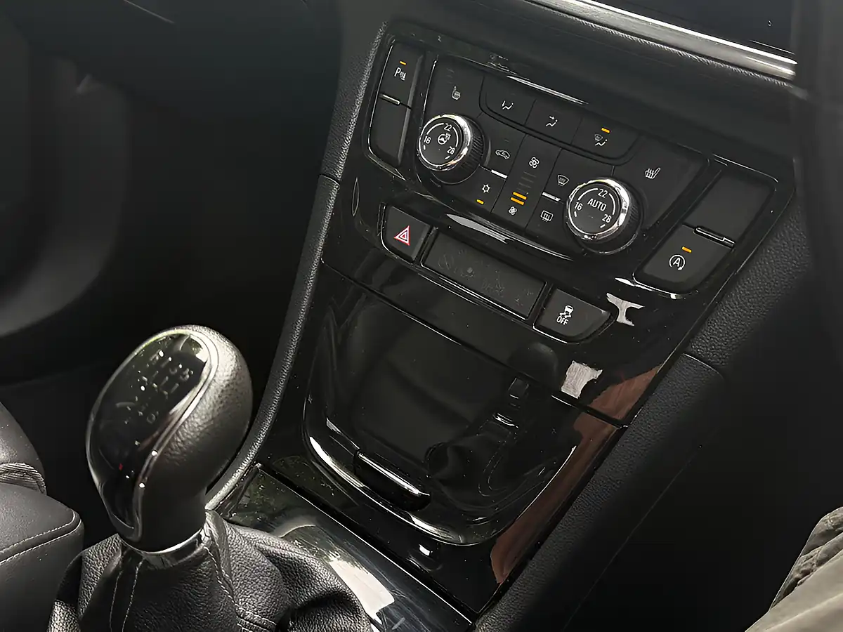 Used 2018 Vauxhall Mokka X Elite Black - Interior and Exterior details 15