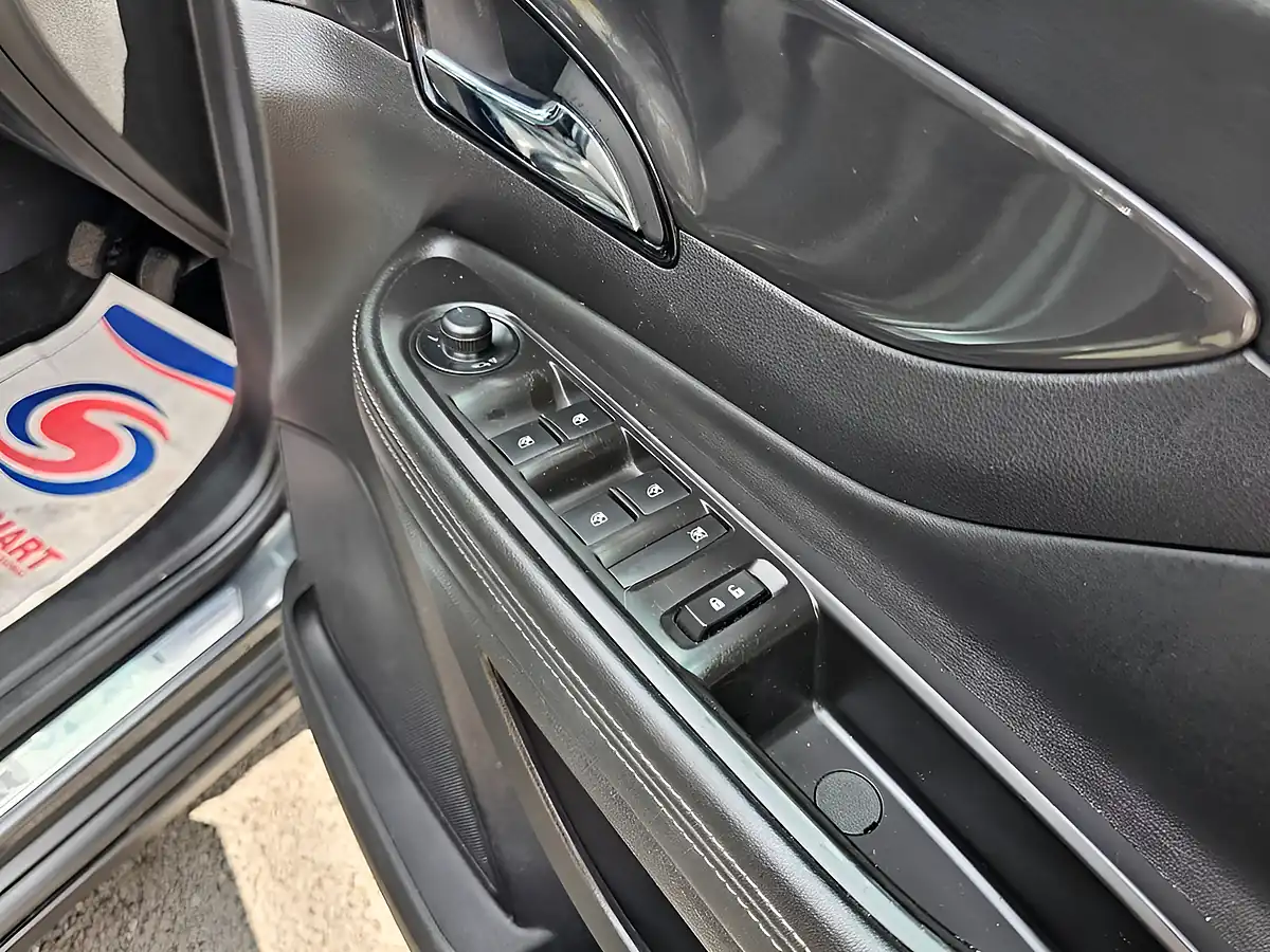 Used 2018 Vauxhall Mokka X Elite Grey - Interior and Exterior details 18