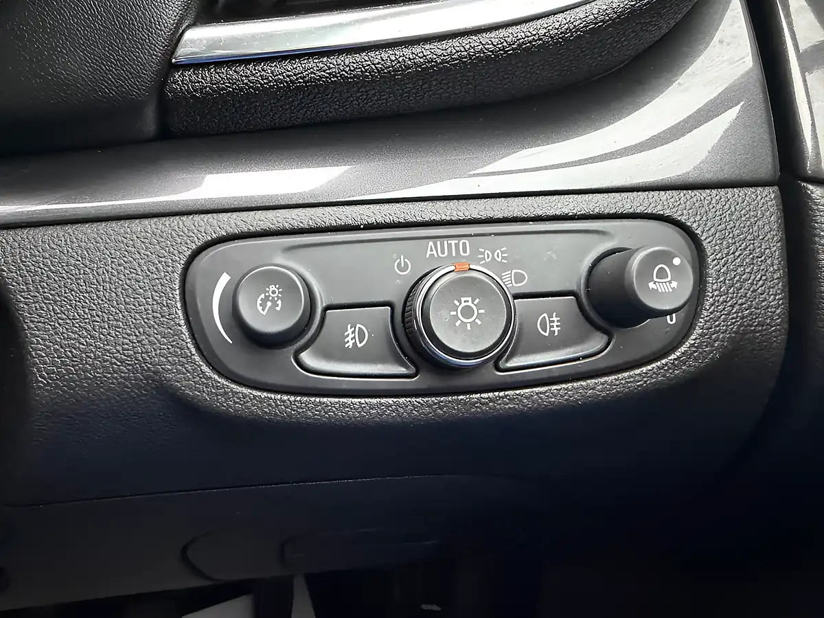 Used 2018 Vauxhall Mokka X Elite Nav Black - Interior and Exterior details 7