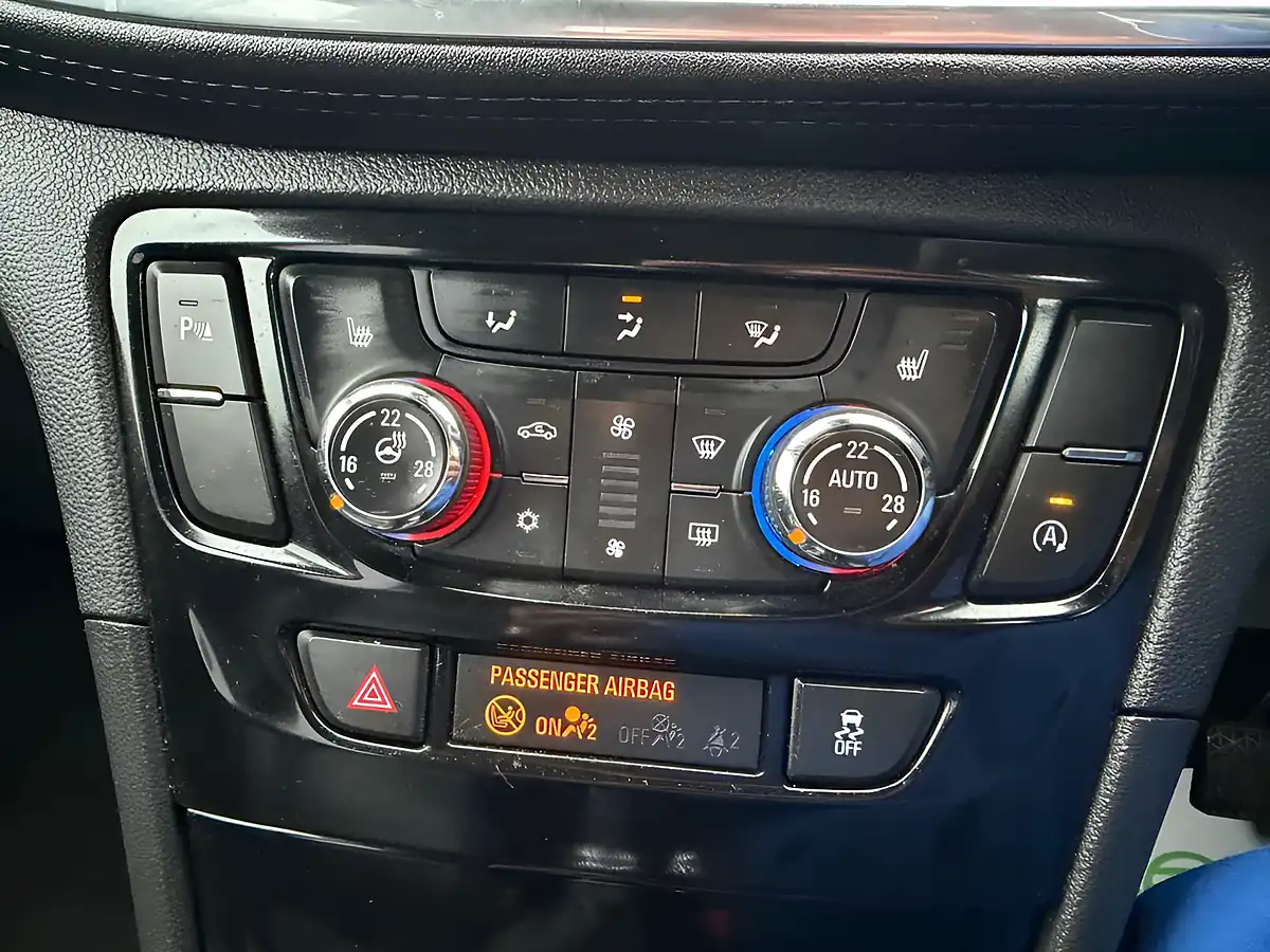 Used 2018 Vauxhall Mokka X Elite Nav Black - Interior and Exterior details 8