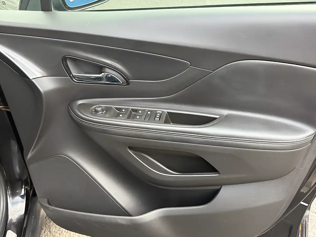 Used 2018 Vauxhall Mokka X Elite Nav Black - Interior and Exterior details 15
