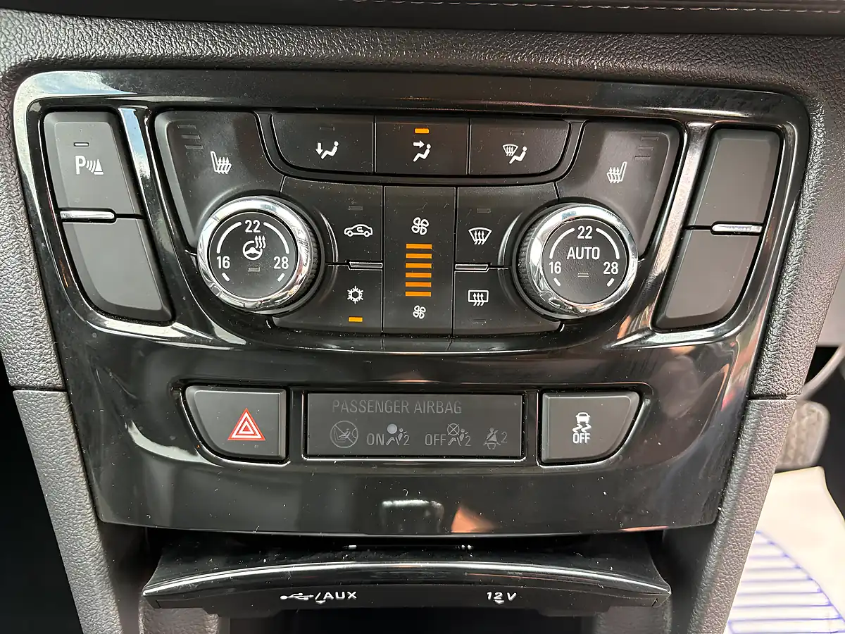 Used 2018 Vauxhall Mokka X Elite Nav Blue - Interior and Exterior details 16