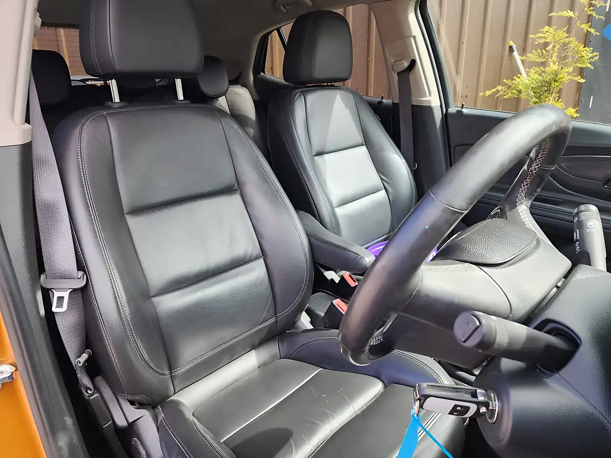 Used 2018 Vauxhall Mokka X Elite Nav Orange - Interior and Exterior details 6