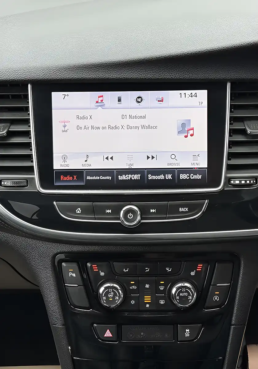 Used 2018 Vauxhall Mokka X Elite Nav Red - Interior and Exterior details 15