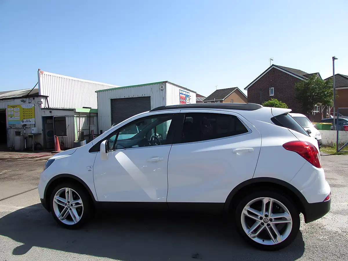 Used 2018 Vauxhall Mokka X Elite Nav White - Interior and Exterior details 4