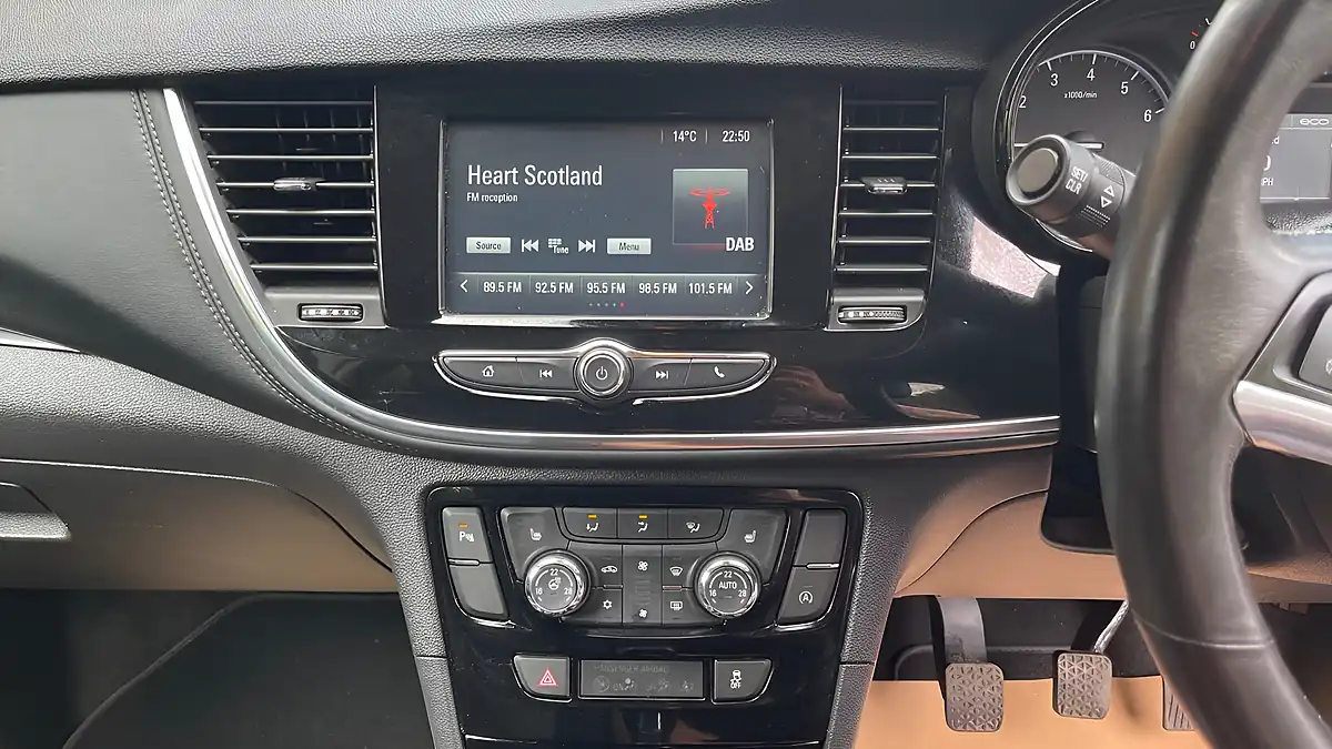 Used 2018 Vauxhall Mokka X Elite Red - Interior and Exterior details 9