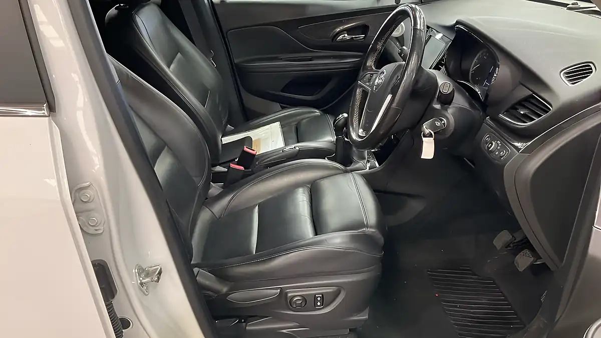 Used 2018 Vauxhall Mokka X Elite White - Interior and Exterior details 16