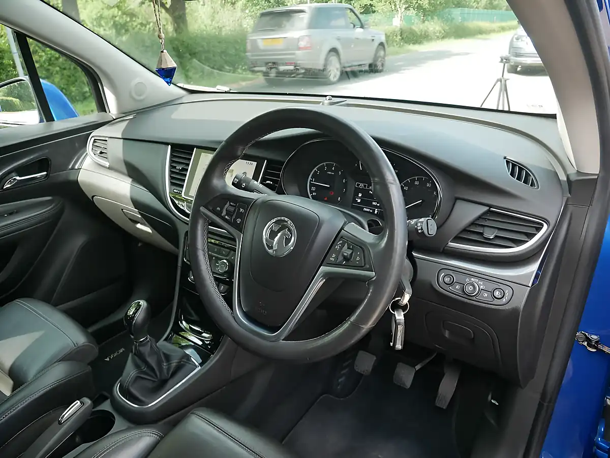 Used 2018 Vauxhall Mokka X Ultimate Blue - Interior and Exterior details 7