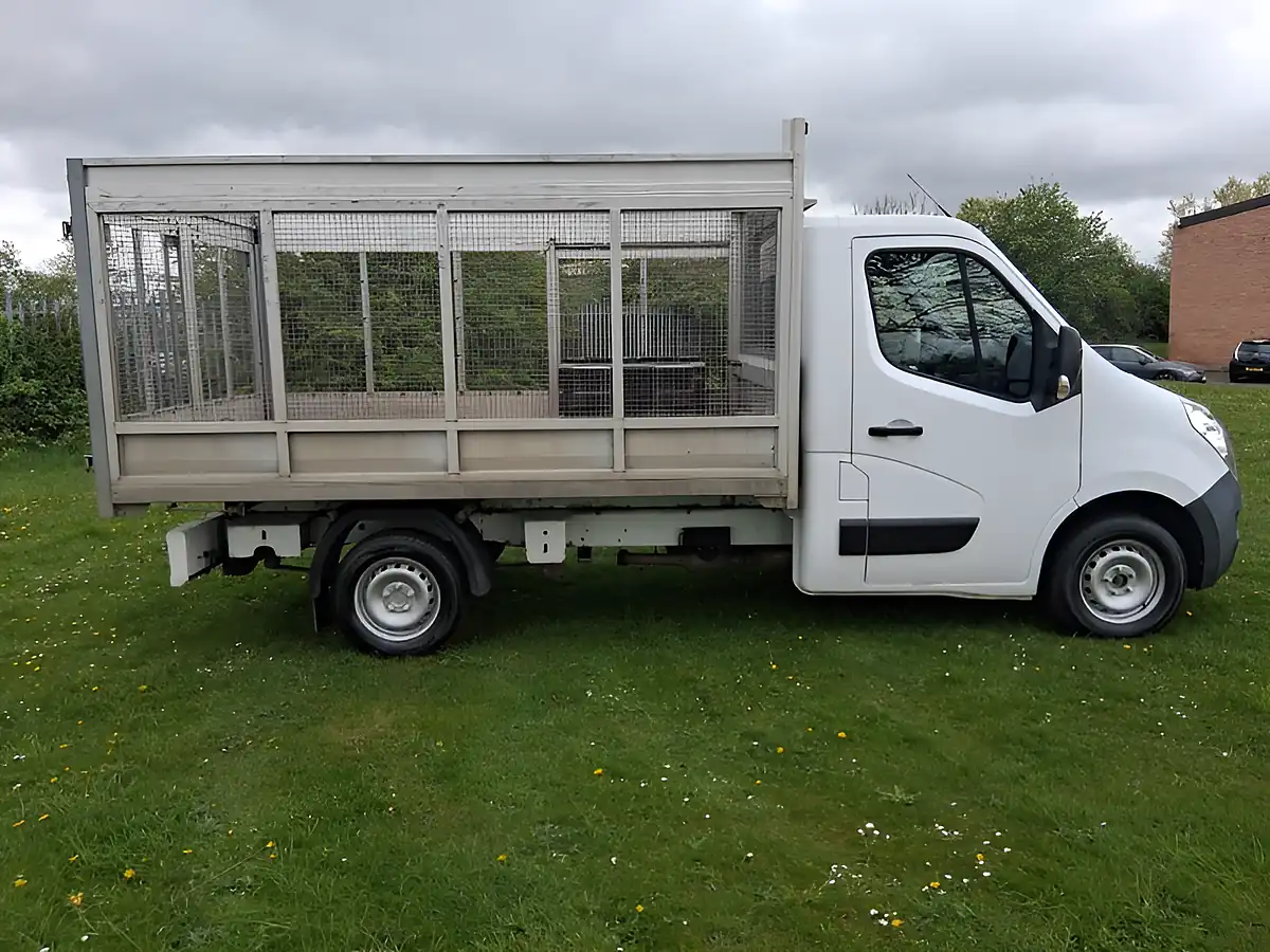 Used 2018 Vauxhall Movano 3500 Caged Tipper White - Interior and Exterior details 8