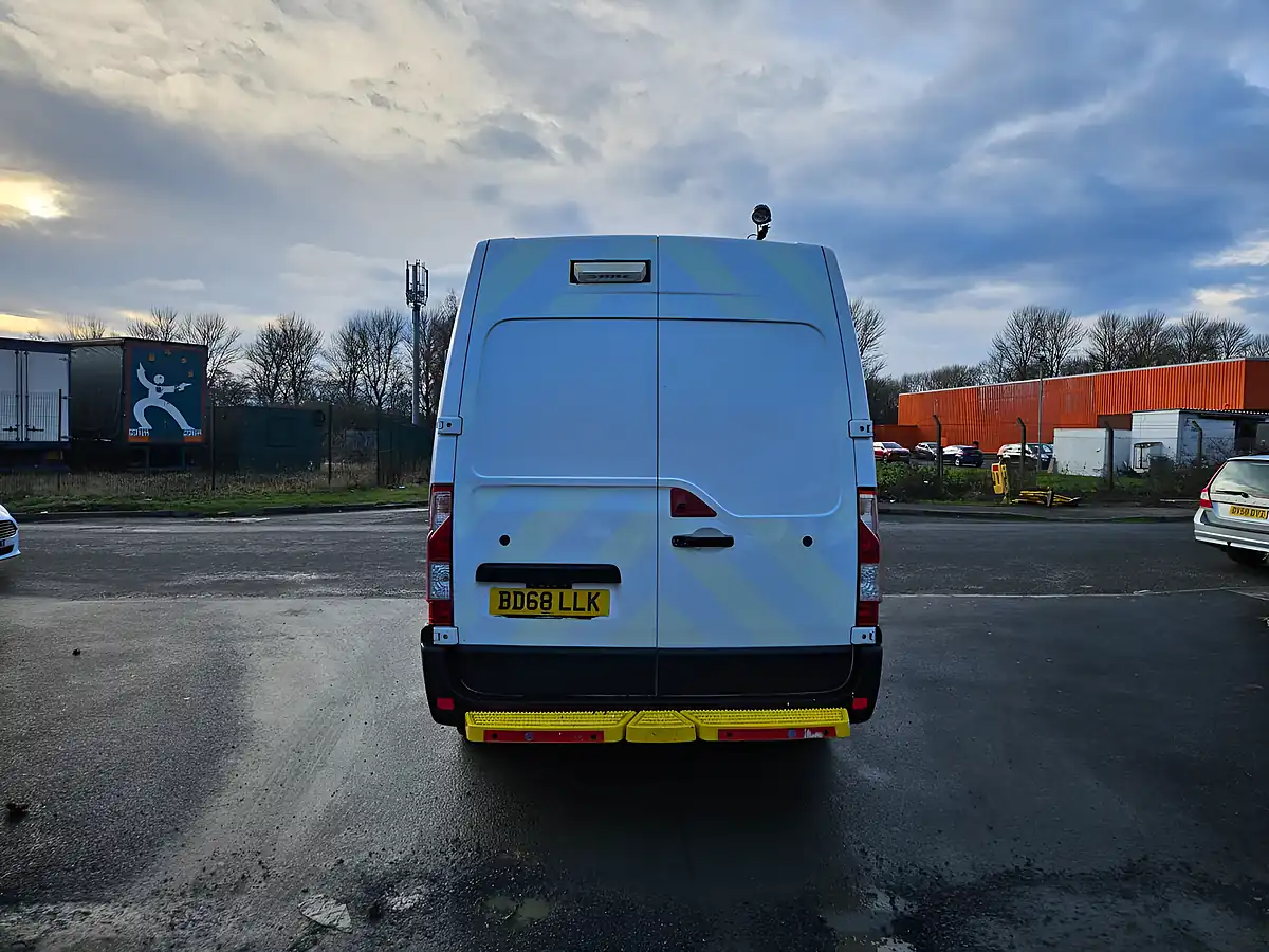 Used 2018 Vauxhall Movano 3500 Panel Van L2 H2 White - Interior and Exterior details 7
