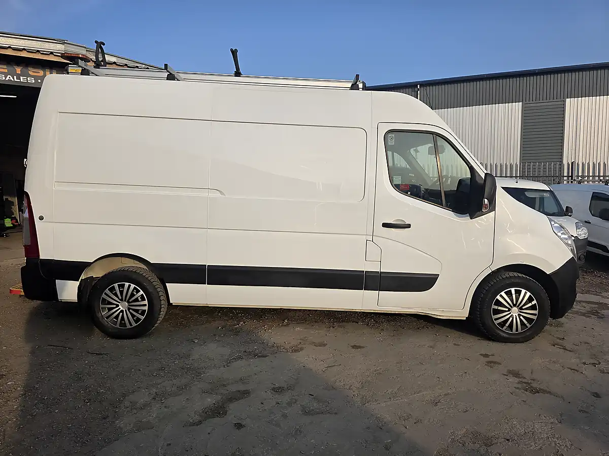 Used 2018 Vauxhall Movano 3500 Panel Van L2 H2 White - Interior and Exterior details 8