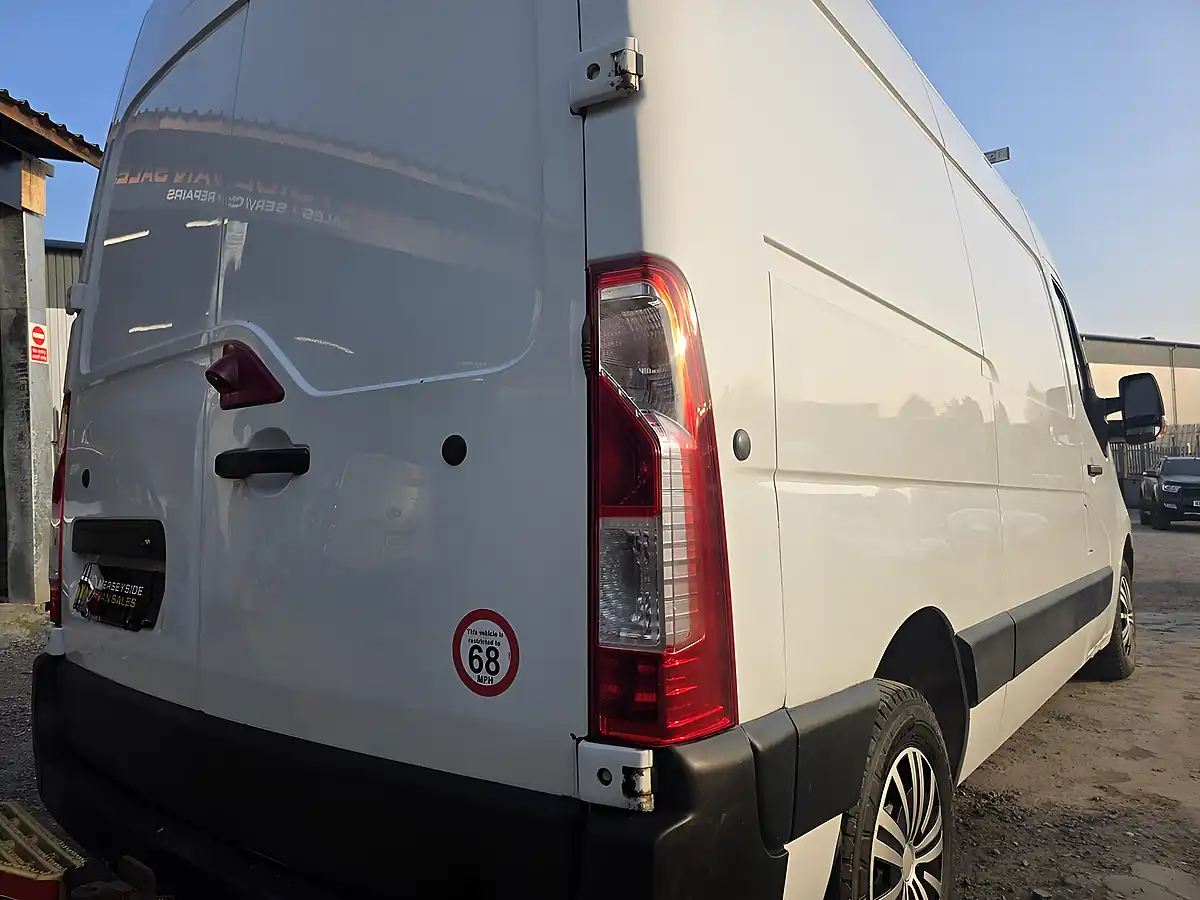 Used 2018 Vauxhall Movano 3500 Panel Van L2 H2 White - Interior and Exterior details 9