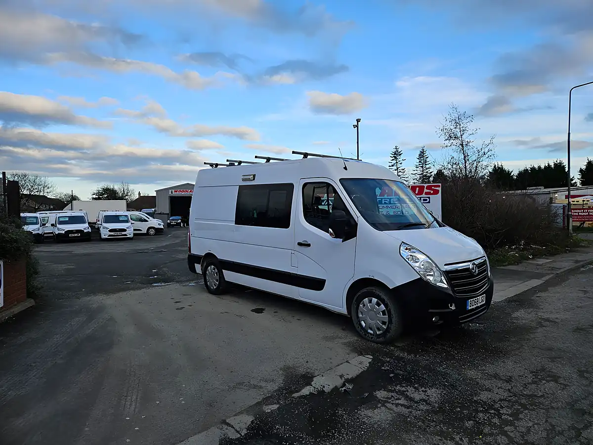 Used 2018 Vauxhall Movano F3500 Mwb Mess Unit White - Front View