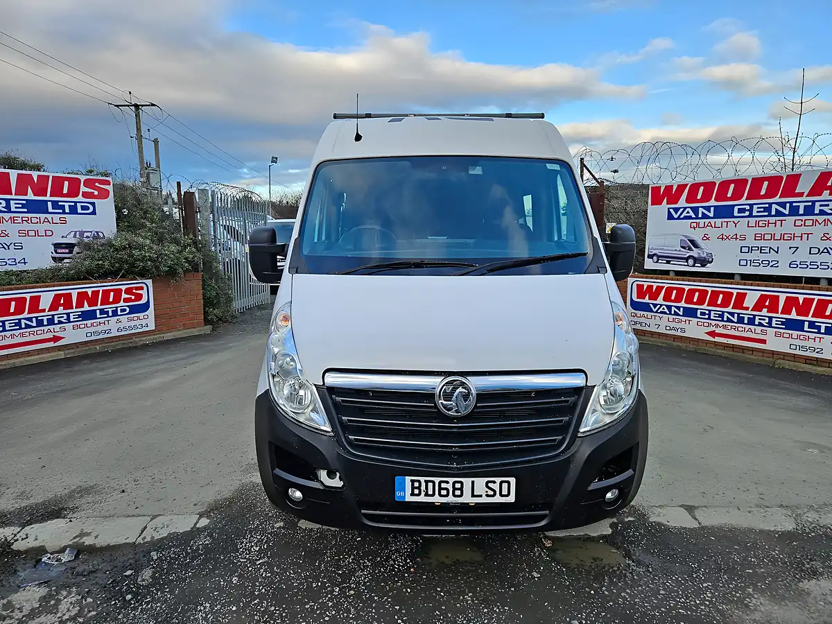 Used 2018 Vauxhall Movano F3500 Mwb Mess Unit White - Interior and Exterior details 3