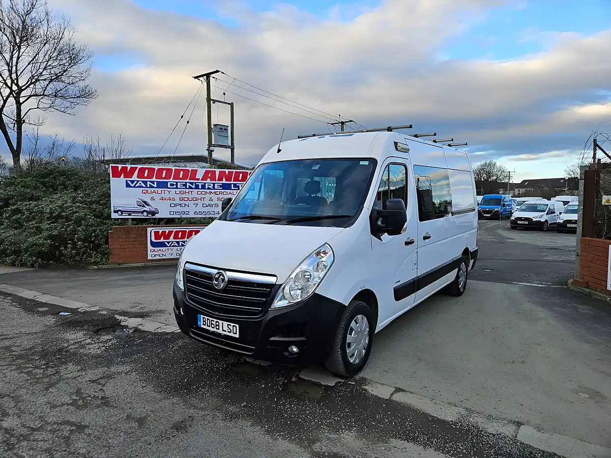Used 2018 Vauxhall Movano F3500 Mwb Mess Unit White - Interior and Exterior details 4