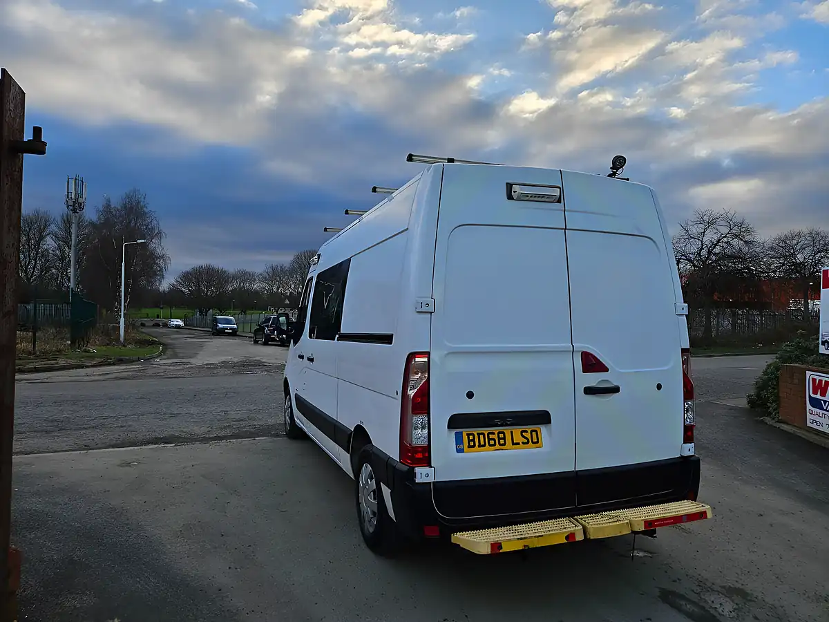 Used 2018 Vauxhall Movano F3500 Mwb Mess Unit White - Interior and Exterior details 6