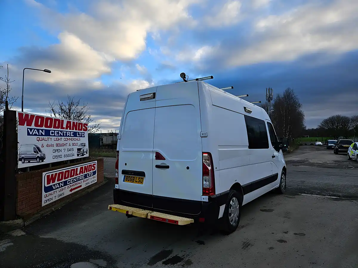Used 2018 Vauxhall Movano F3500 Mwb Mess Unit White - Interior and Exterior details 8