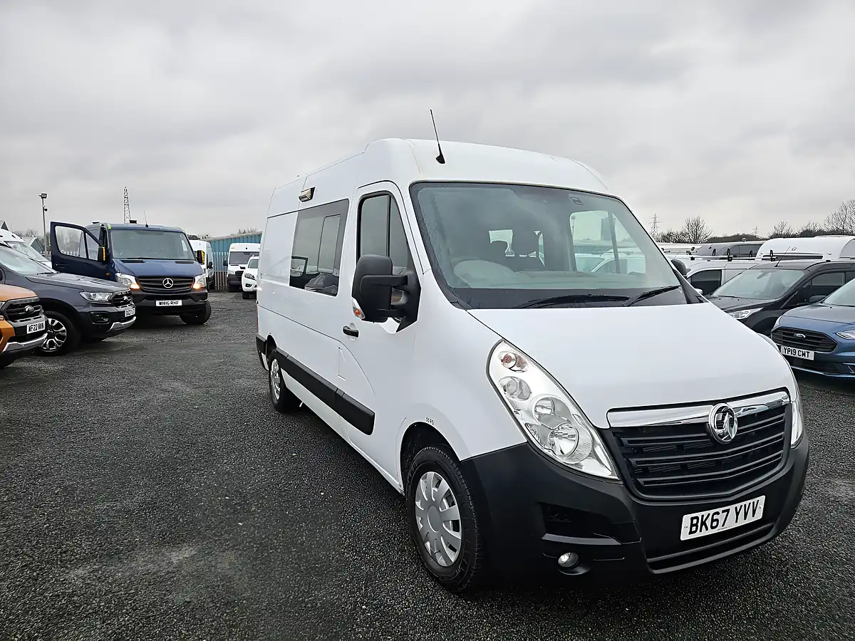 Used 2018 Vauxhall Movano F3500 Mwb Mess Unit White - Front View