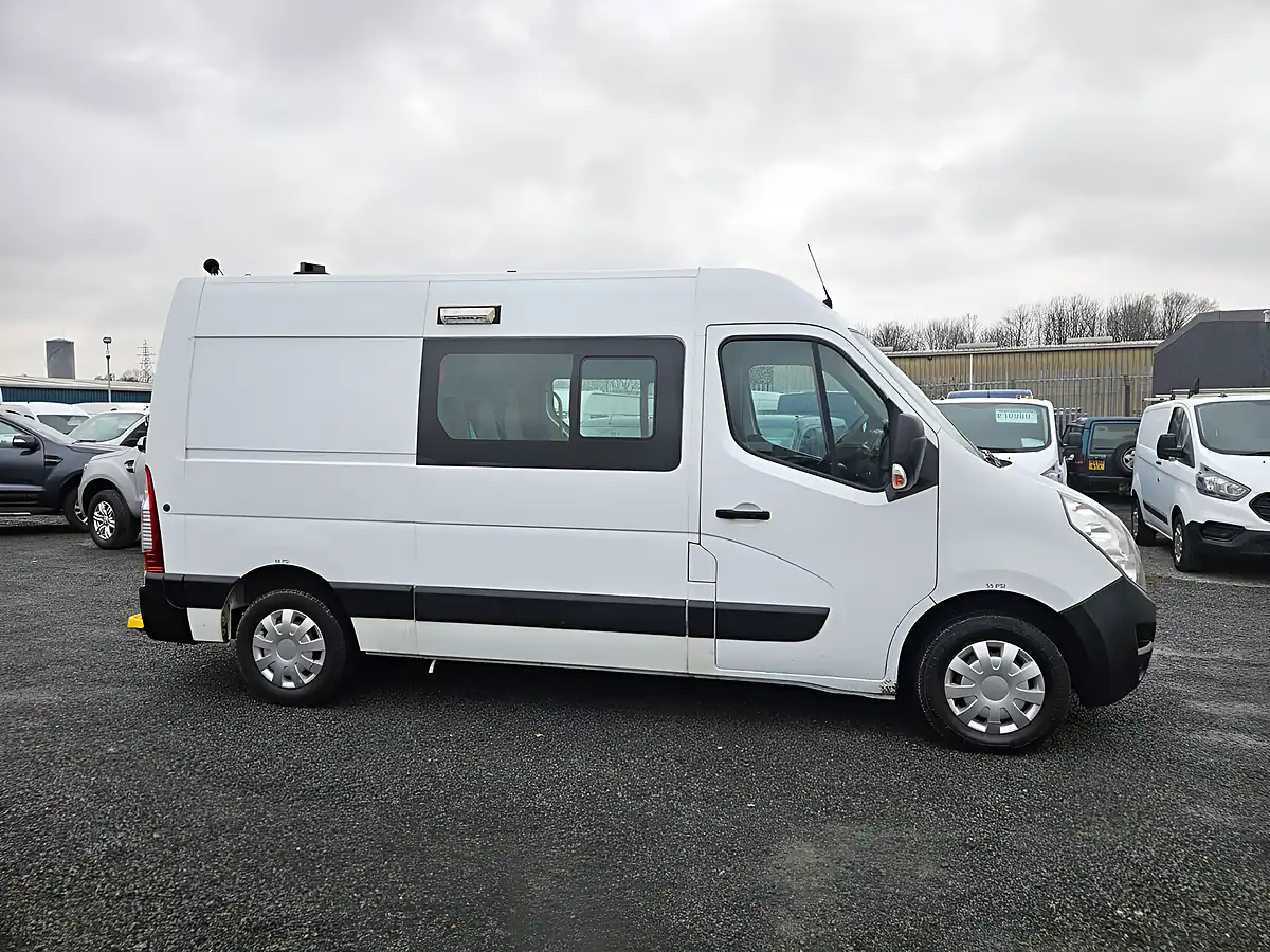 Used 2018 Vauxhall Movano F3500 Mwb Mess Unit White - Interior and Exterior details 2