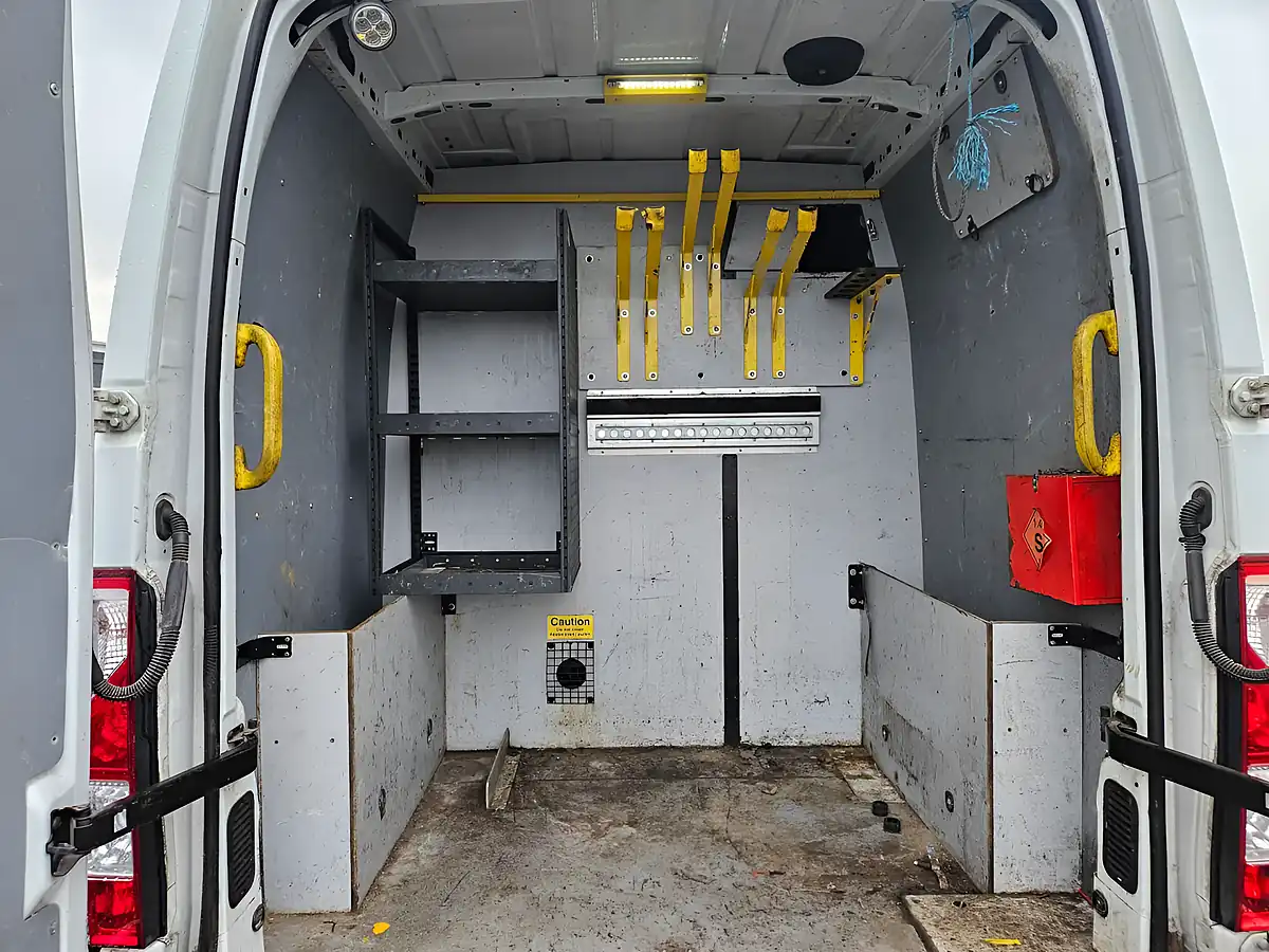 Used 2018 Vauxhall Movano F3500 Mwb Mess Unit White - Interior and Exterior details 9
