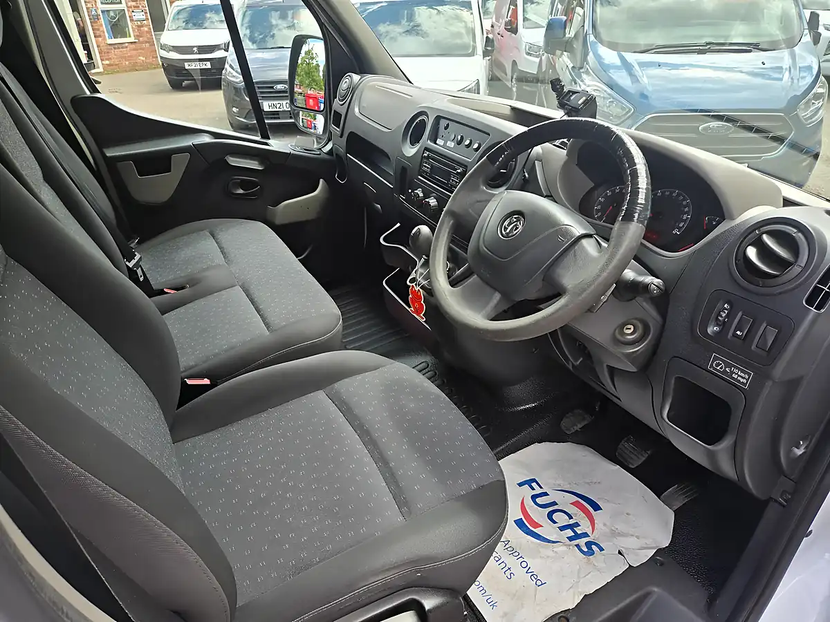Used 2018 Vauxhall Movano H2 Van White - Interior and Exterior details 14
