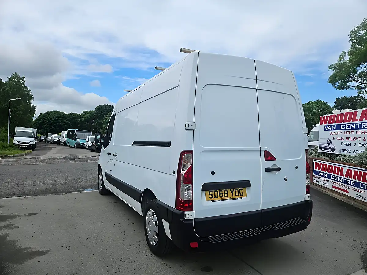 Used 2018 Vauxhall Movano L2H2 F3500 White - Interior and Exterior details 6