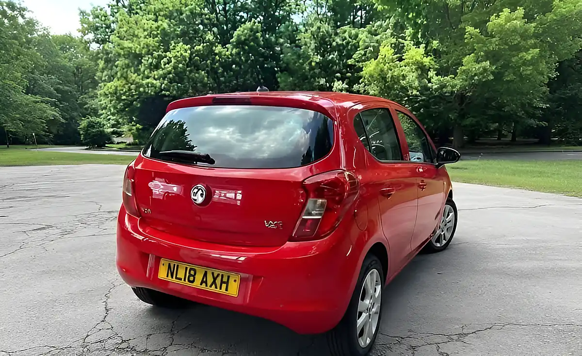 Used 2018 Vauxhall Viva Se Red - Interior and Exterior details 6