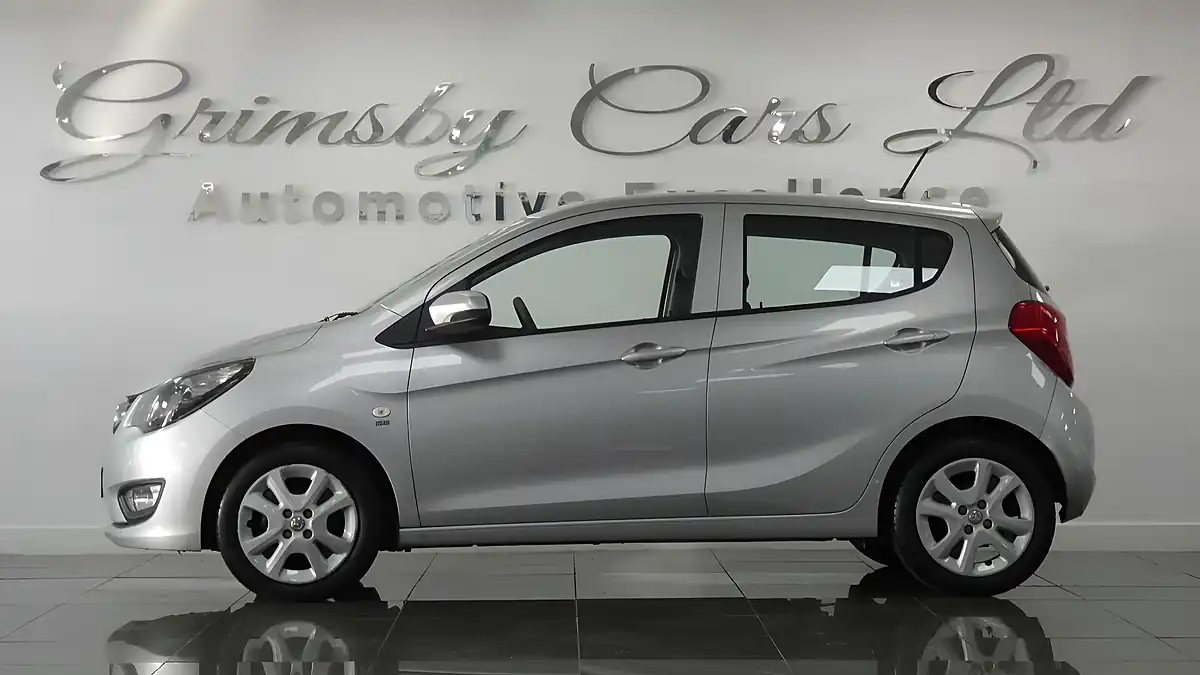 Used 2018 Vauxhall Viva Se Silver - Interior and Exterior details 2