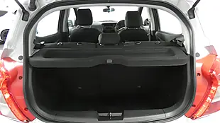 Used 2018 Vauxhall Viva Se Silver - Interior and Exterior details 4