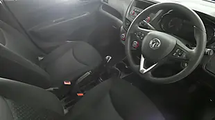 Used 2018 Vauxhall Viva Se Silver - Interior and Exterior details 5