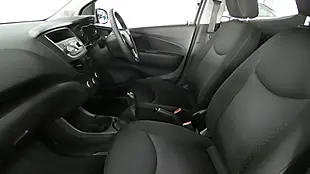 Used 2018 Vauxhall Viva Se Silver - Interior and Exterior details 6
