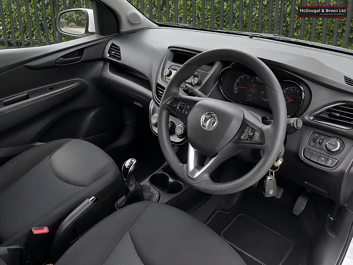 Used 2018 Vauxhall Viva Se White - Interior and Exterior details 12