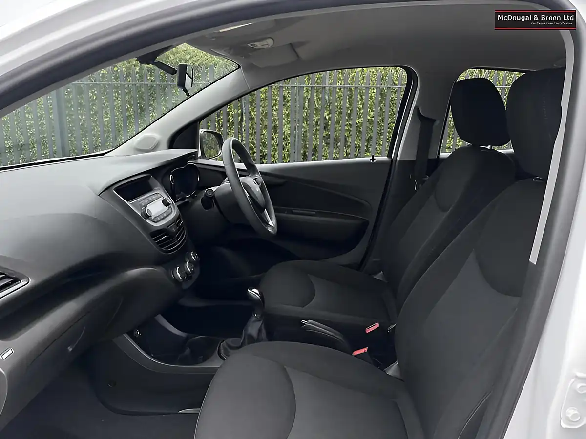 Used 2018 Vauxhall Viva Se White - Interior and Exterior details 13
