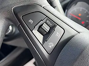 Used 2018 Vauxhall Viva Se White - Interior and Exterior details 15