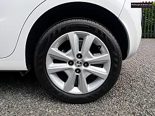 Used 2018 Vauxhall Viva Se White - Interior and Exterior details 9