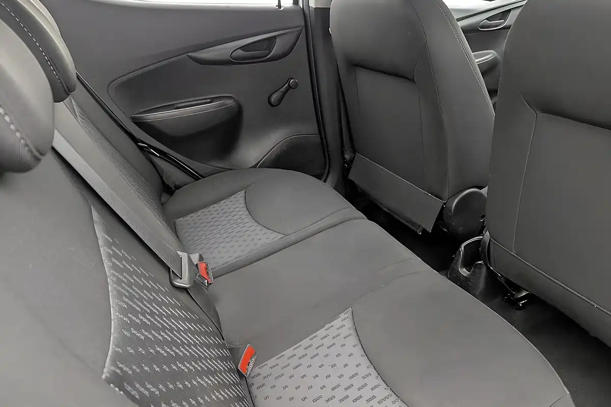 Used 2018 Vauxhall Viva Se White - Interior and Exterior details 11