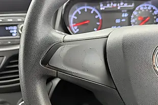 Used 2018 Vauxhall Viva Se White - Interior and Exterior details 14