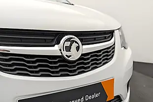 Used 2018 Vauxhall Viva Se White - Interior and Exterior details 16